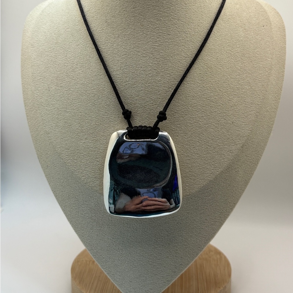 Elegant Silver Pendant Necklace
